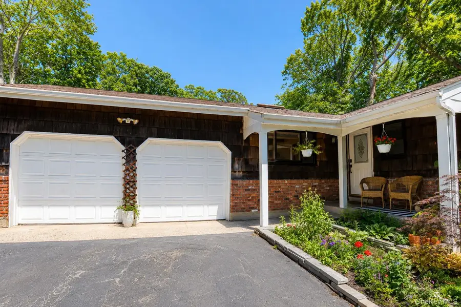 10 Camelot Lane, East Setauket, NY 11733 - #2