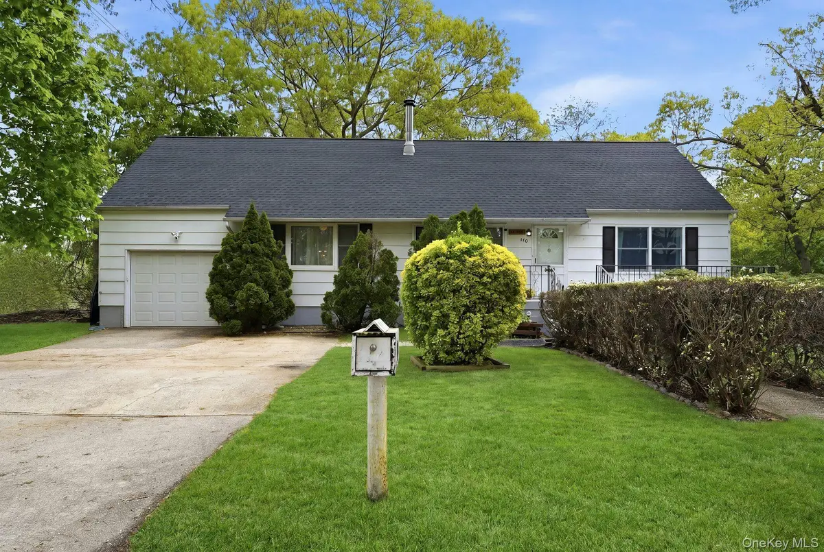 100 Avenue B, Holbrook, NY 11741 - #1