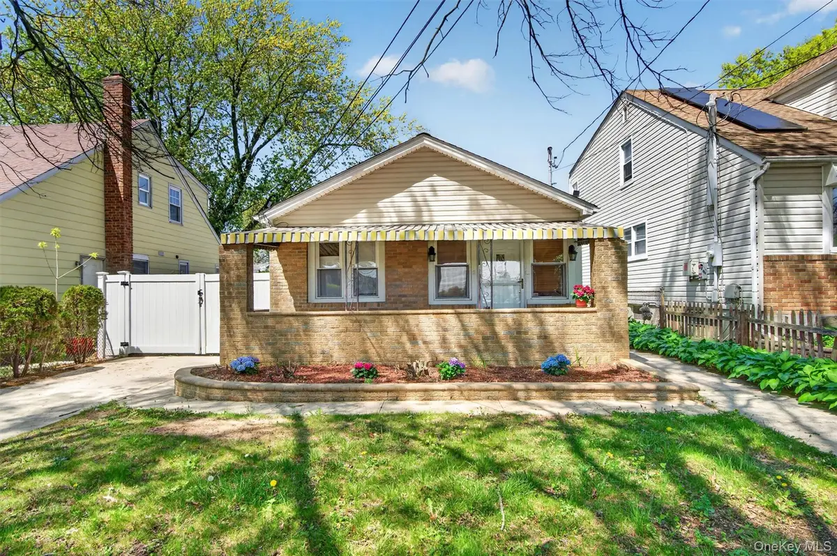 500 Pershing Boulevard, Rockville Centre, NY 11570 - #1