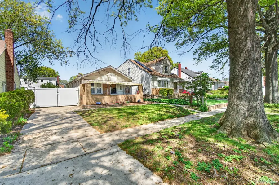 500 Pershing Boulevard, Rockville Centre, NY 11570 - #2