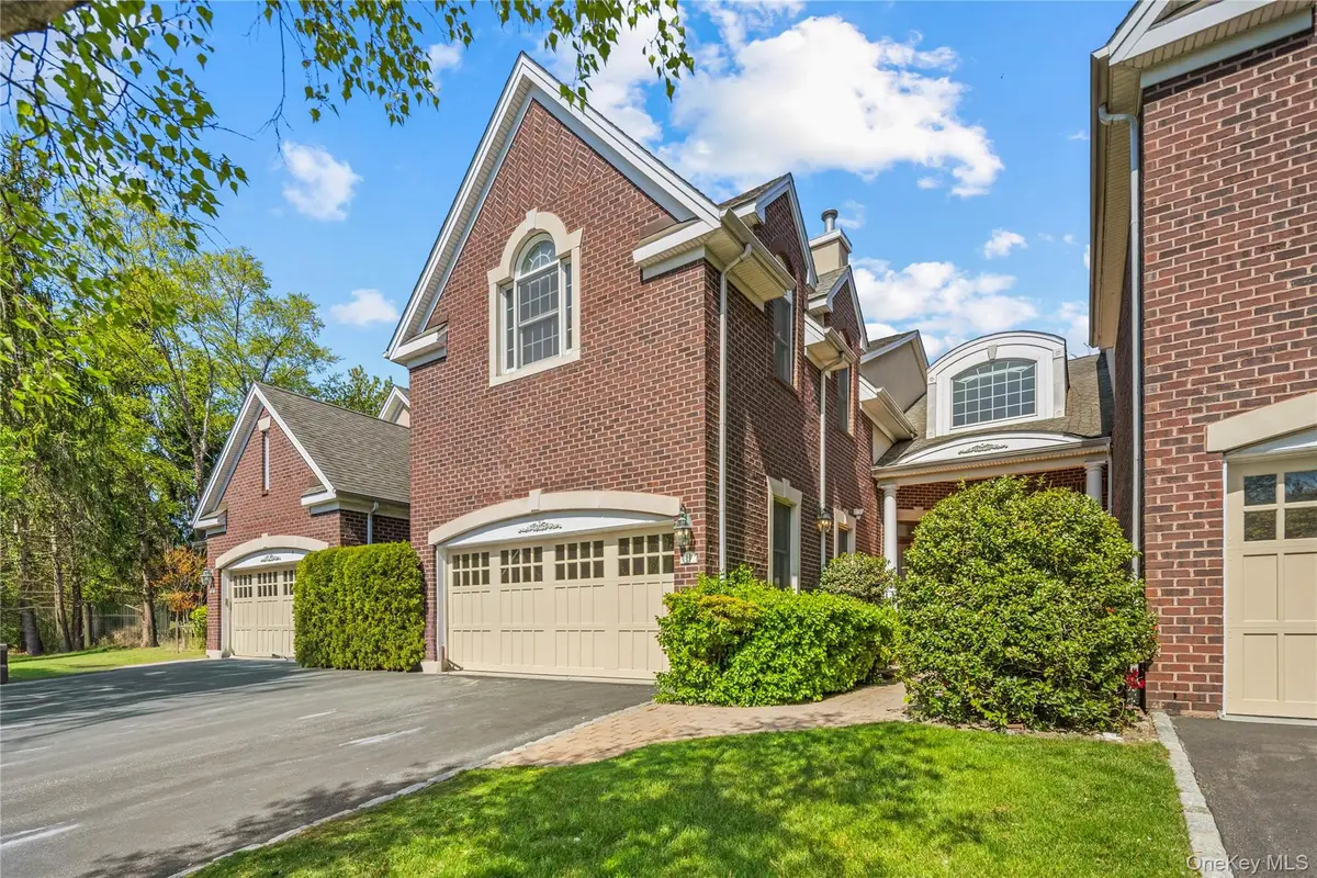 11 Belvedere Court, Manhasset, NY 11030 - #1