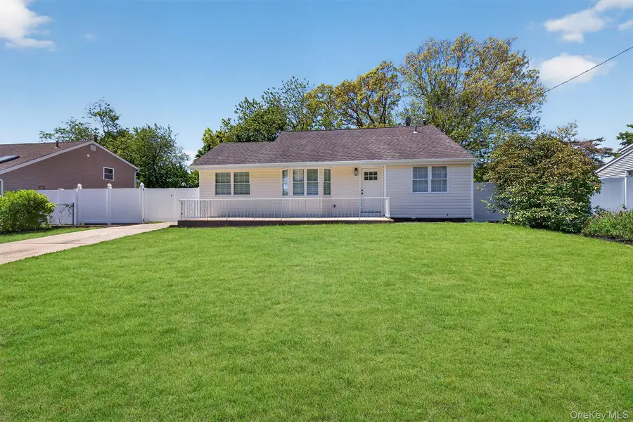 23 Champlain Street, Terryville, NY 11776 - #2