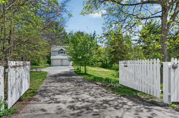 34 Barkit Kennel Road, Pleasant Valley, NY 12569