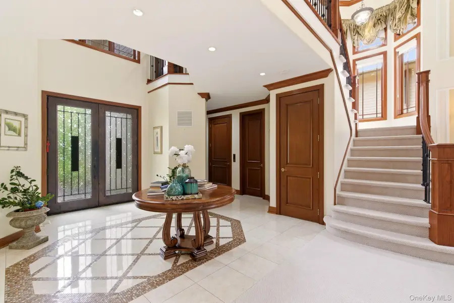3 Olde Hamlet Drive, Jericho, NY 11753 - #3