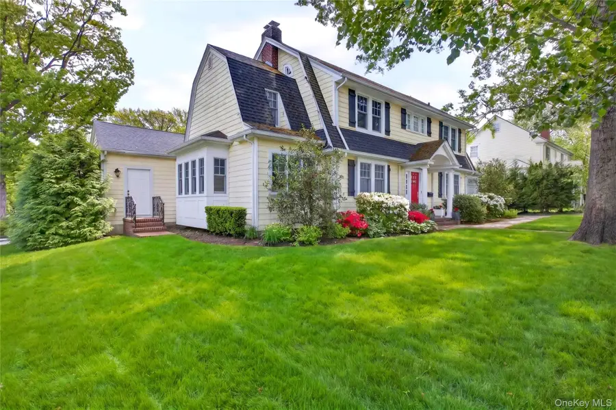 146 Onderdonk Avenue, Manhasset, NY 11030 - #3