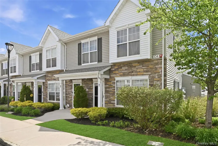 32 Weatherby Lane #32, Central Islip, NY 11722 - #2