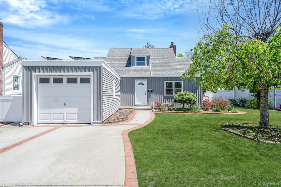 16 Hapsburg Place, Hempstead, NY 11550 - #2