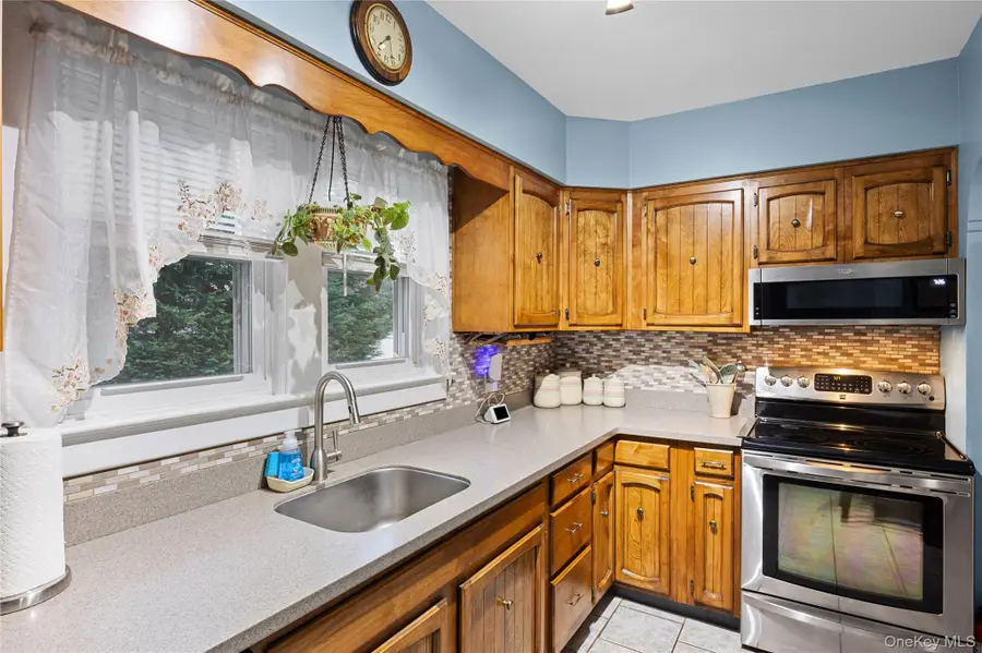 7 W Elm Street, Islip, NY 11751 - #3