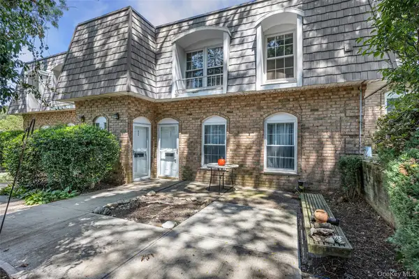 655 Middle Country Road #1G1, Coram, NY 11727