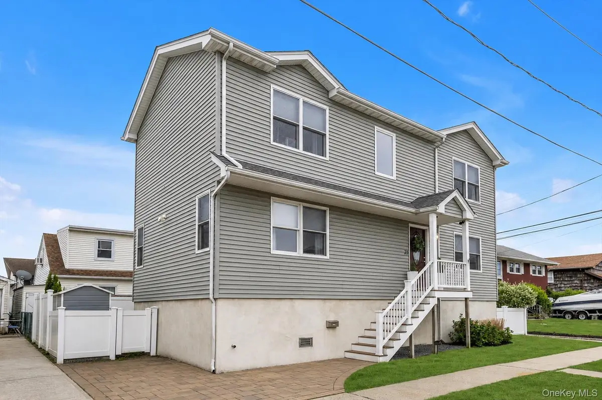 27 Radcliffe Road, Island Park, NY 11558 - #1