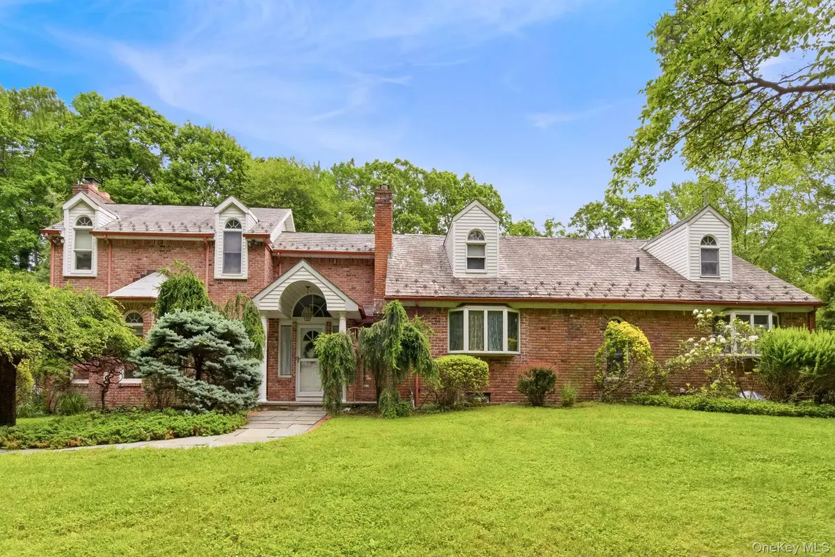 380 Duck Pond Road, Matinecock, NY 11560 - #1
