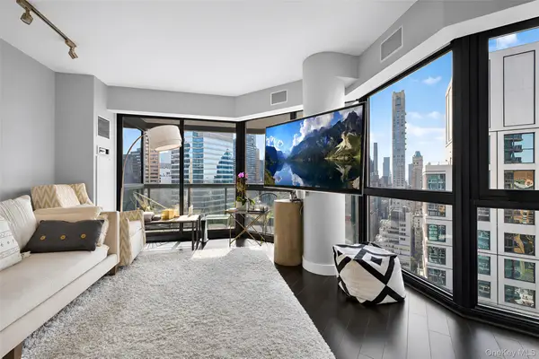 200 E 61st Street #35B, New York (Manhattan), NY 10065