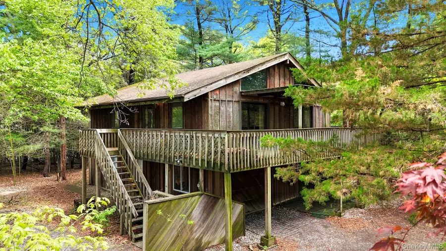 179 Gnarled Hollow Road, East Setauket, NY 11733 - #2