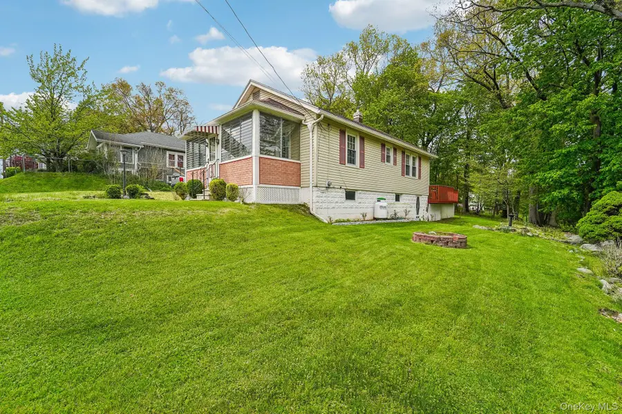 23 Ardmore Street, New Windsor, NY 12553 - #3