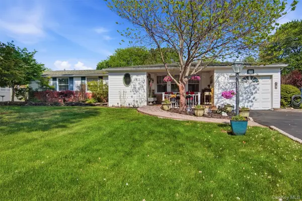 33 Fraternity Lane, Stony Brook, NY 11790