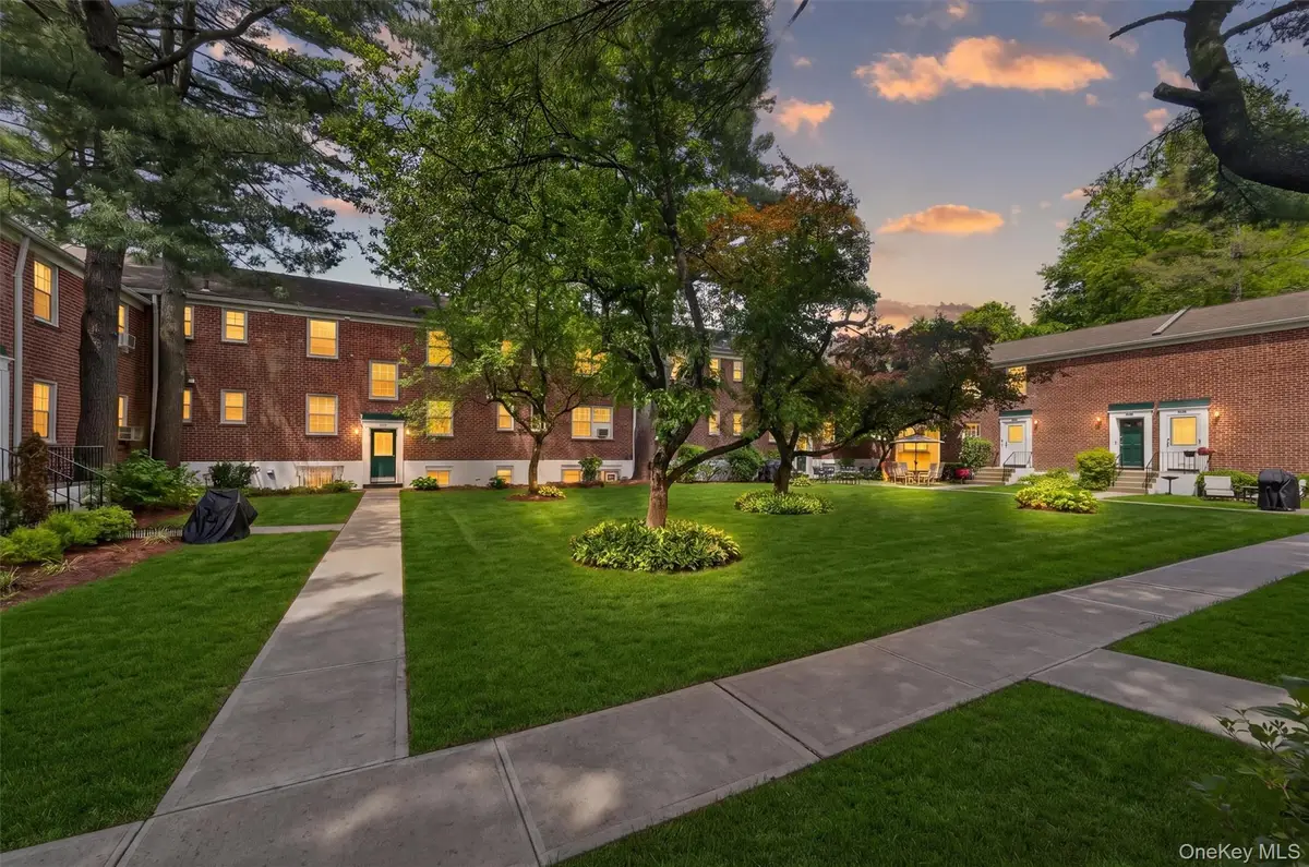 33 Fieldstone Drive #D2, Hartsdale, NY 10530 - #1