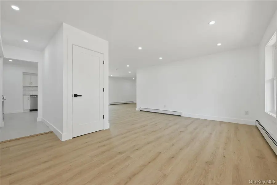 28 Gabon Lane, Coram, NY 11727 - #3