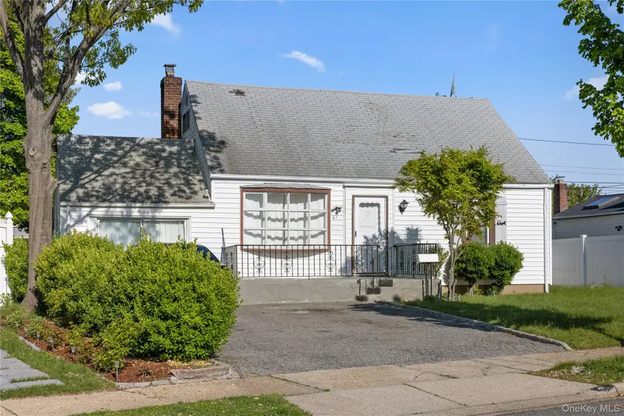 47 Cardinal Road, Levittown, NY 11756 - #3