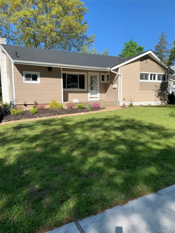402 Leslie Lane, Uniondale, NY 11553