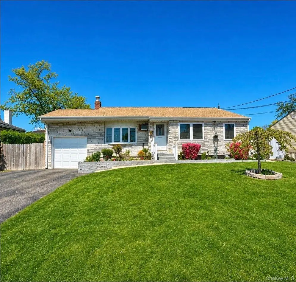 27 Stockton Street, Brentwood, NY 11717 - #1