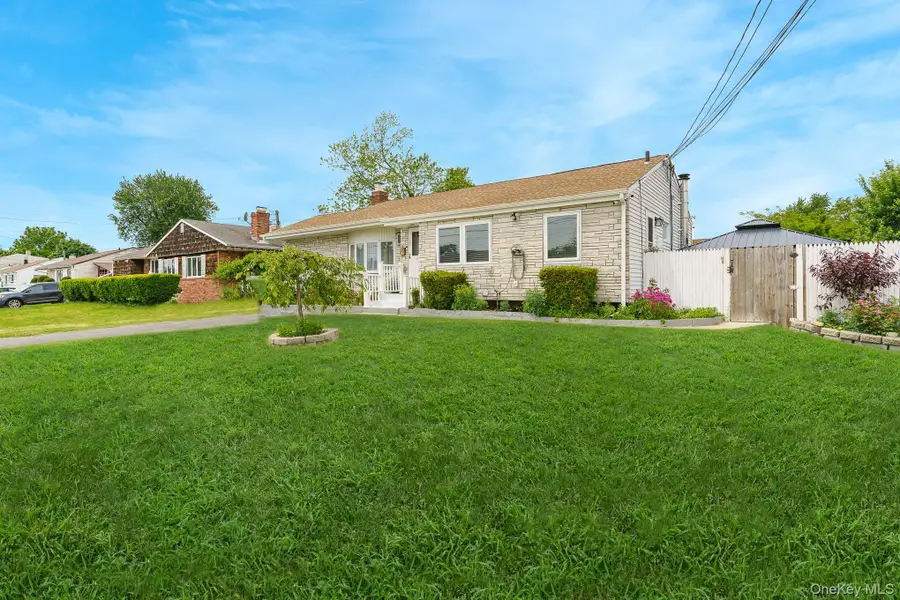 27 Stockton Street, Brentwood, NY 11717 - #2