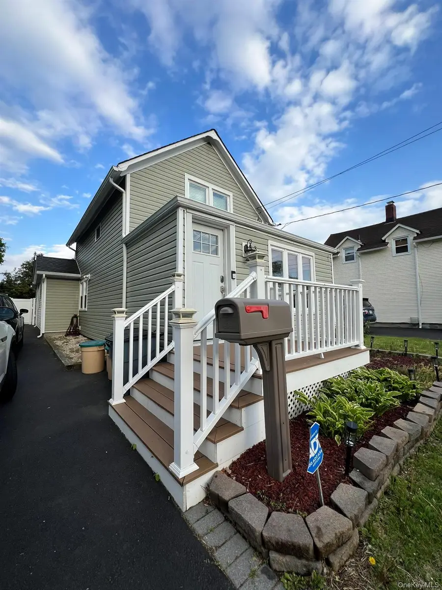 315 Grant Avenue, Islip, NY 11751 - #3