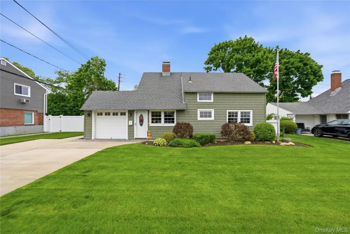72 Walnut Lane, Hicksville, NY 11801 - #1