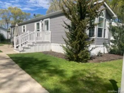 1661 Old Country Road #49, Riverhead, NY 11901