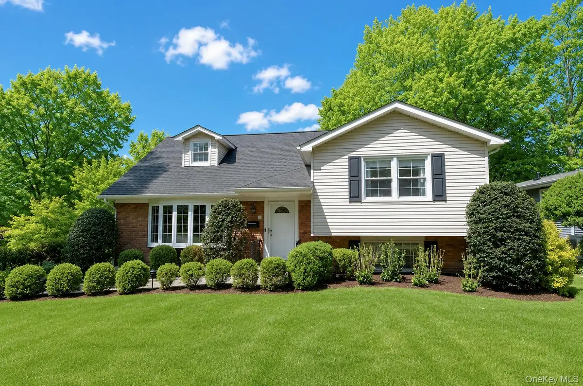 32 Chaucer Street, Hartsdale, NY 10530 - #1