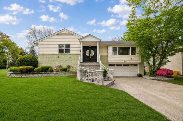 916 Lawrence Court, North Woodmere, NY 11581