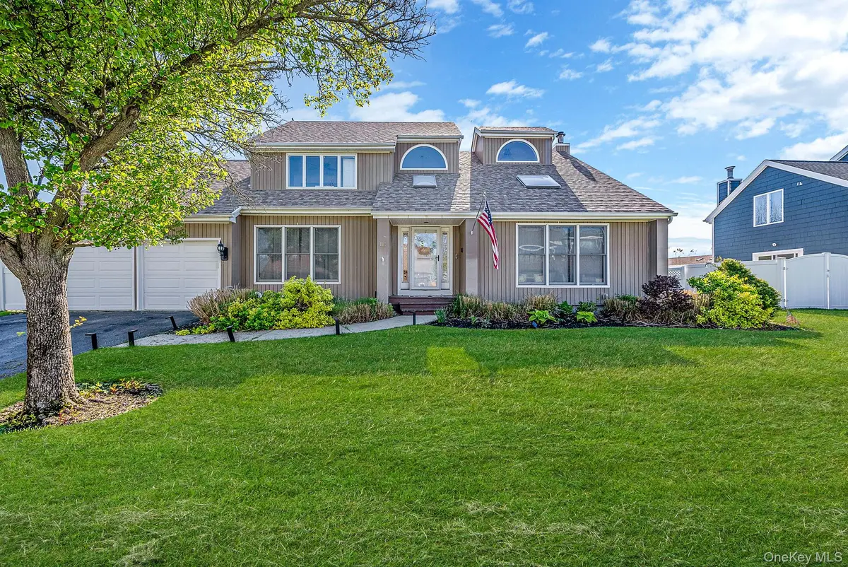 810 Anthony Drive, Lindenhurst, NY 11757 - #1