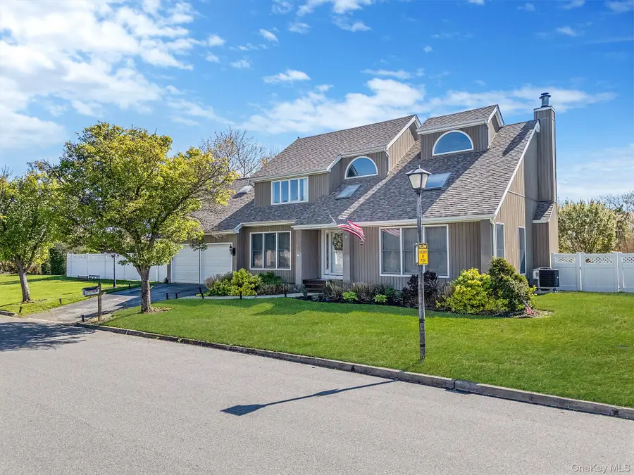810 Anthony Drive, Lindenhurst, NY 11757 - #2