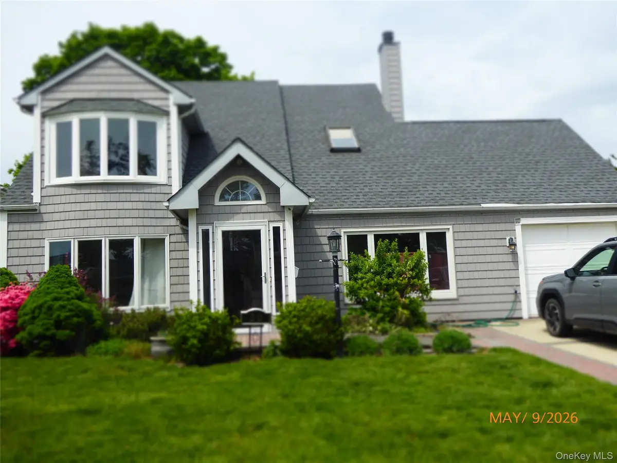 20 Daisy Lane, Levittown, NY 11756 - #1