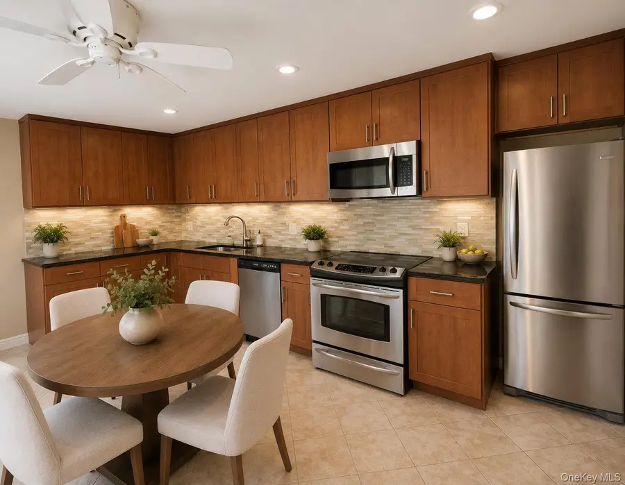 20 Daisy Lane, Levittown, NY 11756 - #3