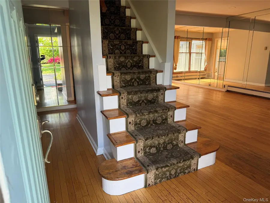 140 Wickshire Drive, East Meadow, NY 11554 - #2