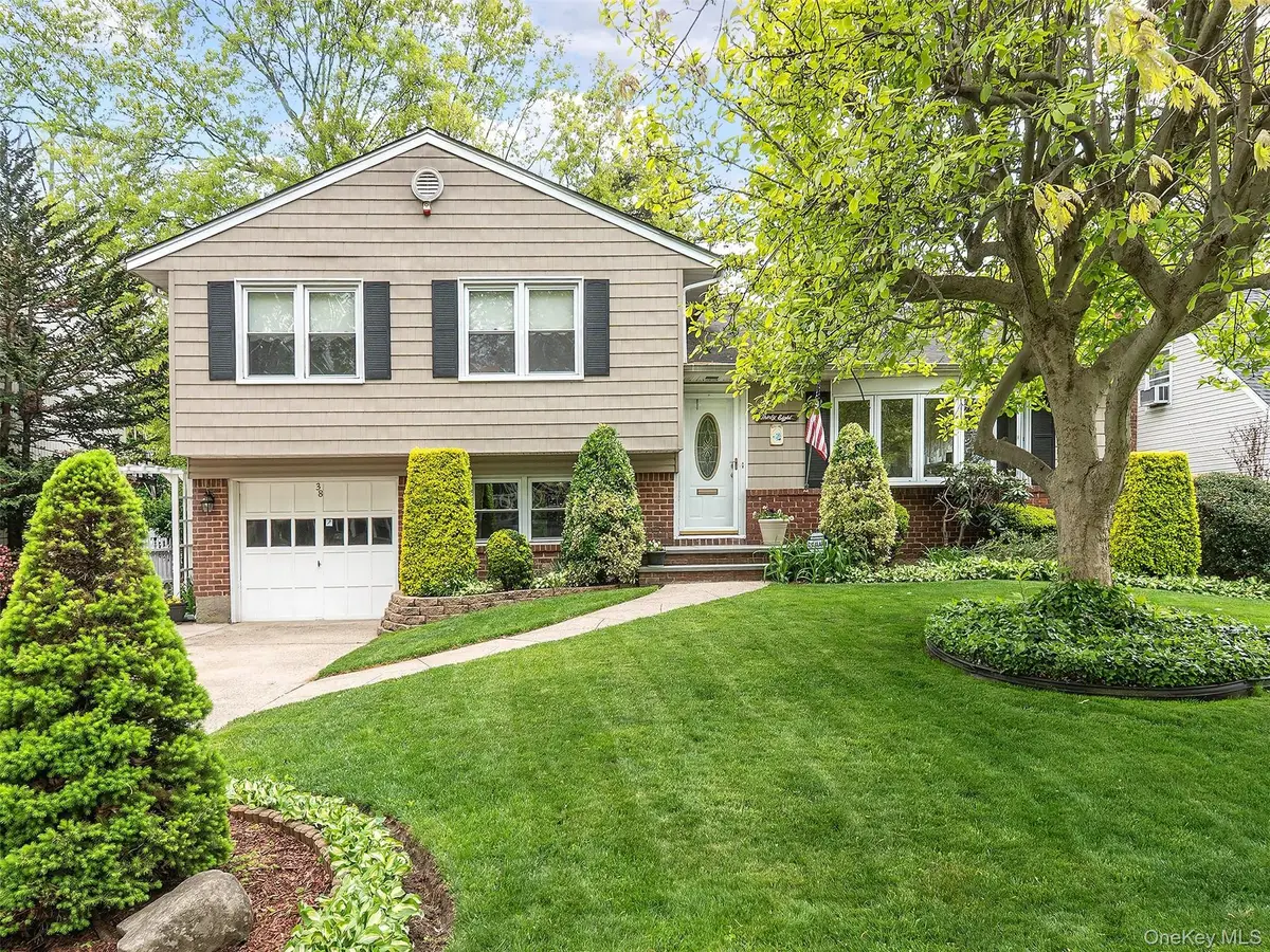 38 Pell Terrace, Garden City, NY 11530 - #1