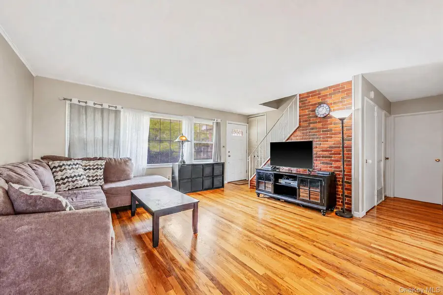 63 Wilfred Boulevard, Hicksville, NY 11801 - #3