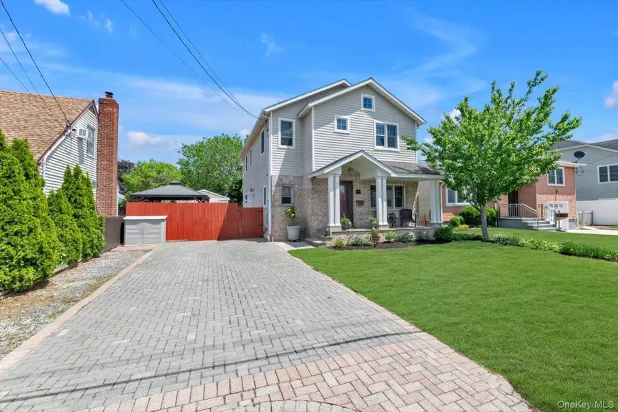 11 Koch Place, Carle Place, NY 11514 - #3