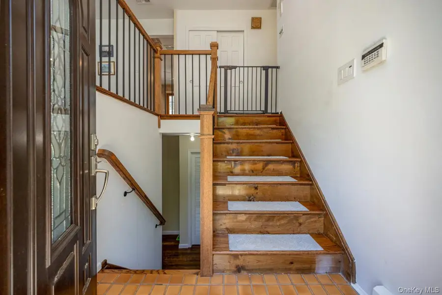 4 Apple Court, Nanuet, NY 10954 - #3