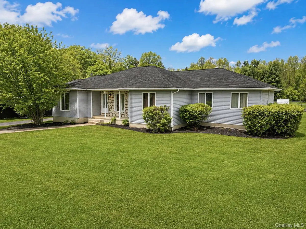 354 Petticoat Lane, Bloomingburg, NY 12721 - #1