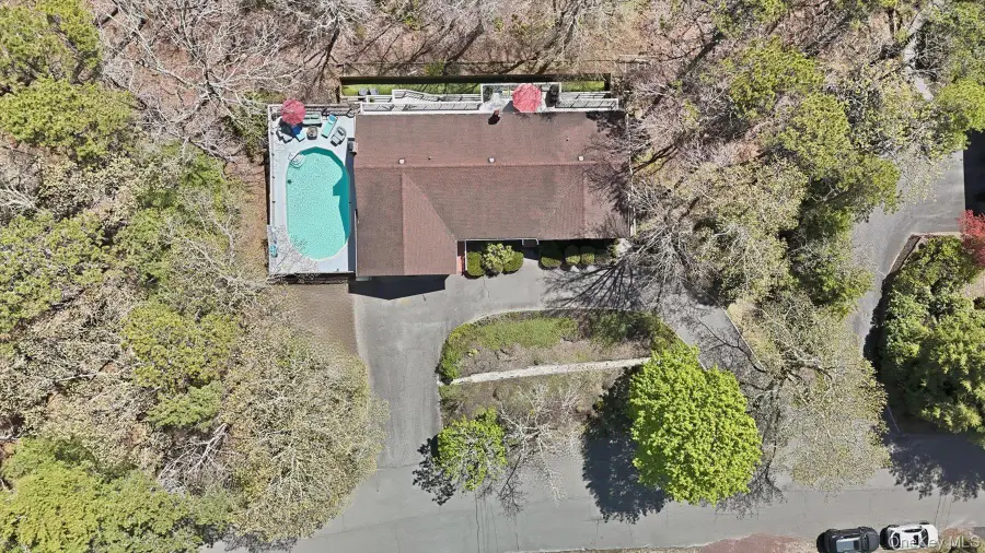 18 Beaver Lane W, Westhampton, NY 11977 - #2