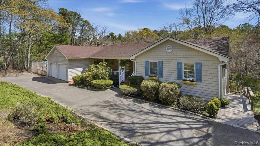18 Beaver Lane W, Westhampton, NY 11977 - #3