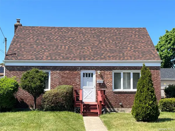 27 5th Avenue, Westbury, NY 11590