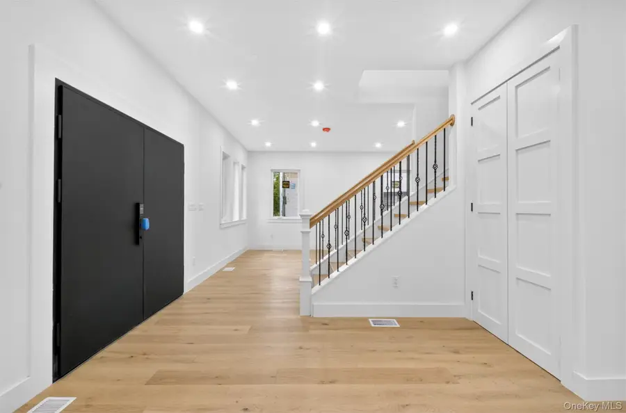 8366 Charlecote Ridge, Jamaica, NY 11432 - #2