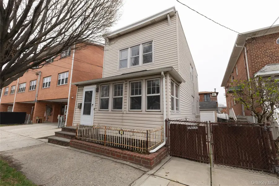 61-17A 165th Street, Fresh Meadows, NY 11365 - #2