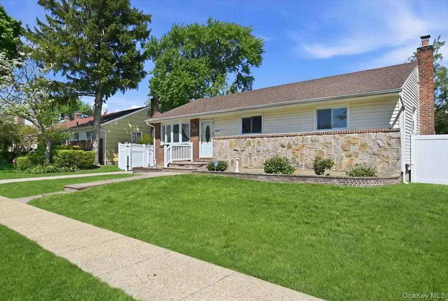 82 Morris Drive, East Meadow, NY 11554 - #3