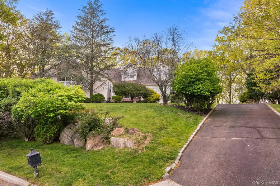 3 Heidi Lane, Mount Sinai, NY 11766 - #3