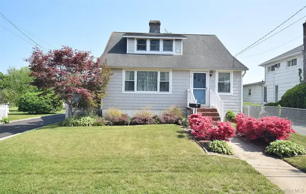 Address Withheld By Seller, Lindenhurst, NY 11757