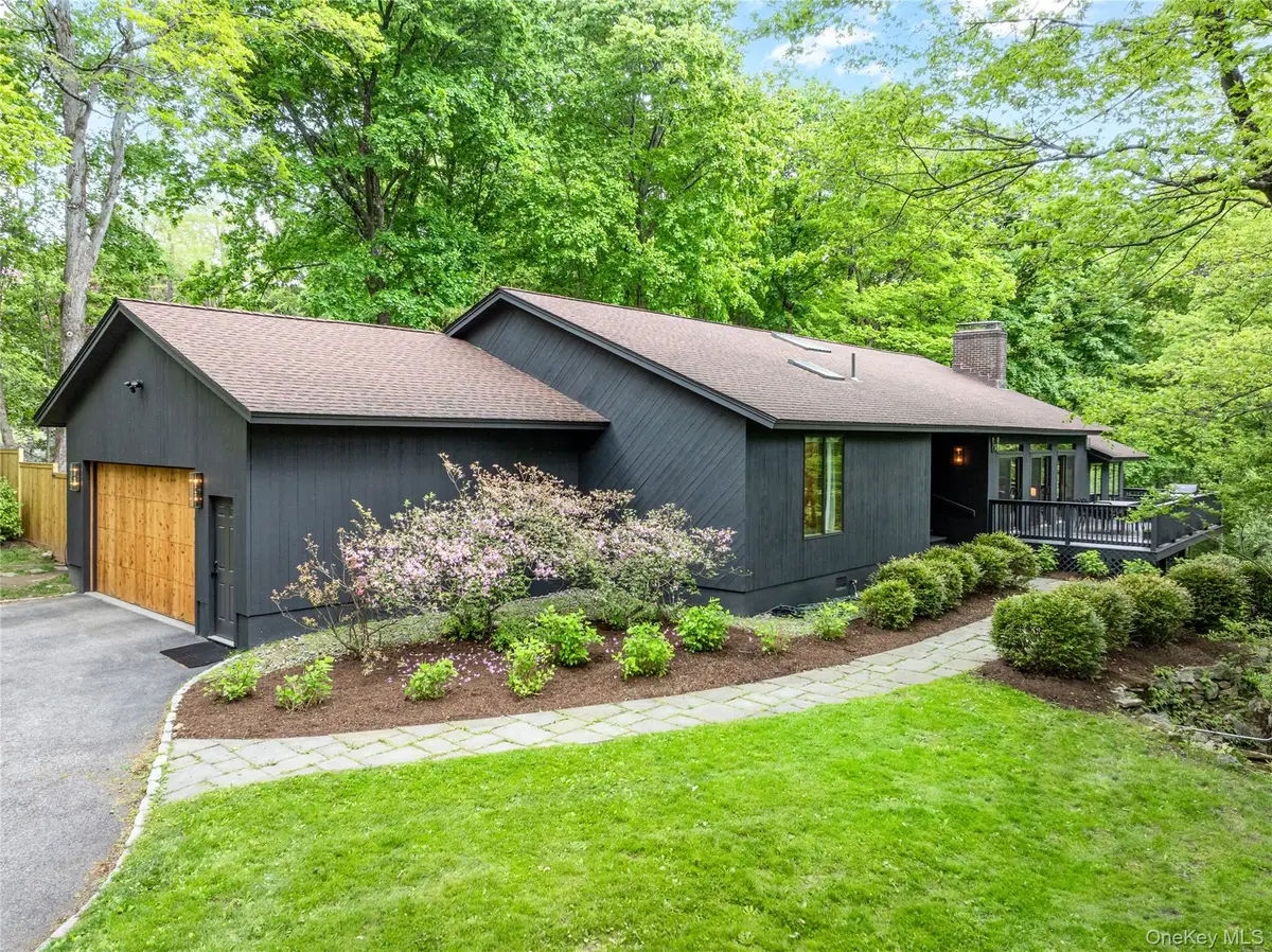 3 Banks Hill Road, Pleasantville, NY 10570 - #1