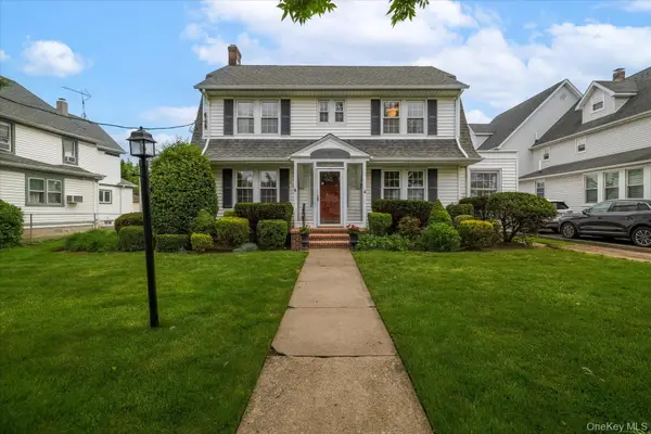 215 Lakeview Avenue, Rockville Centre, NY 11570